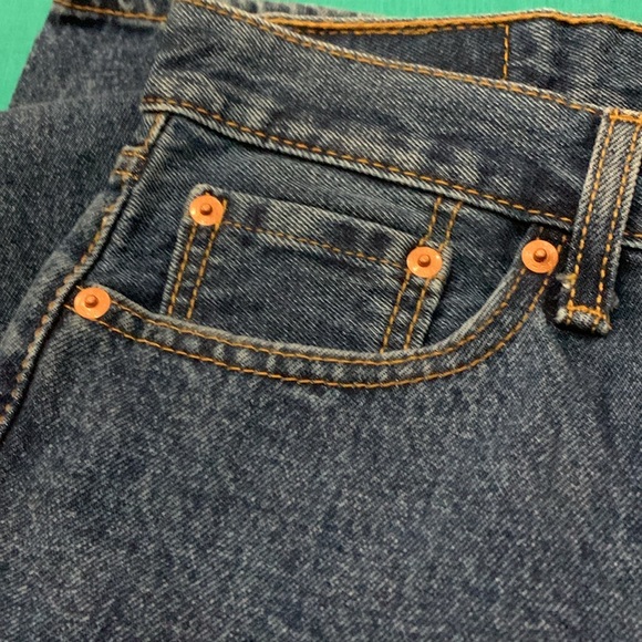 Like new Levi’s - Picture 4 of 10
